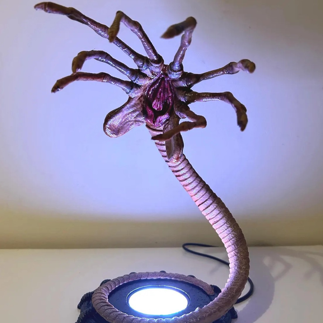Alien Facehugger Lamp Nightlig - огляд і ціна Lighting Decor Items