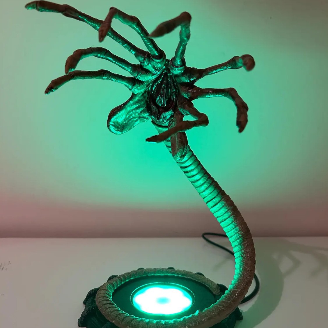 Alien Facehugger Lamp Nightlig - огляд і ціна Lighting Decor Items