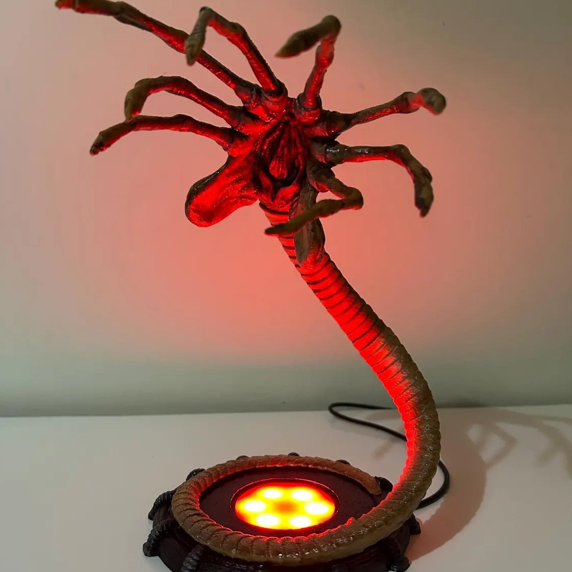 Alien Facehugger Lamp Nightlig - огляд і ціна Lighting Decor Items