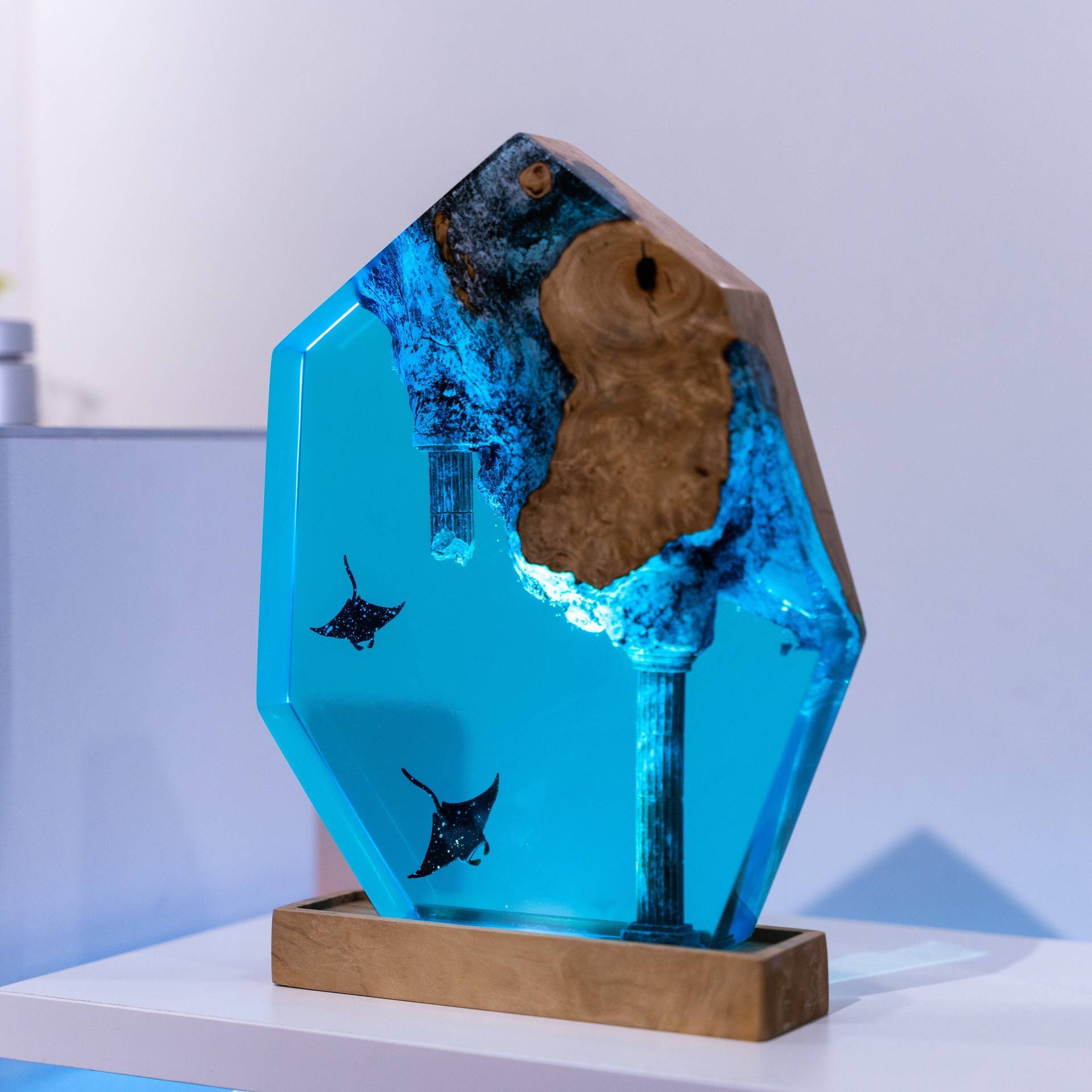 Customized Items Resin Table L - огляд і ціна Lighting Decor Items